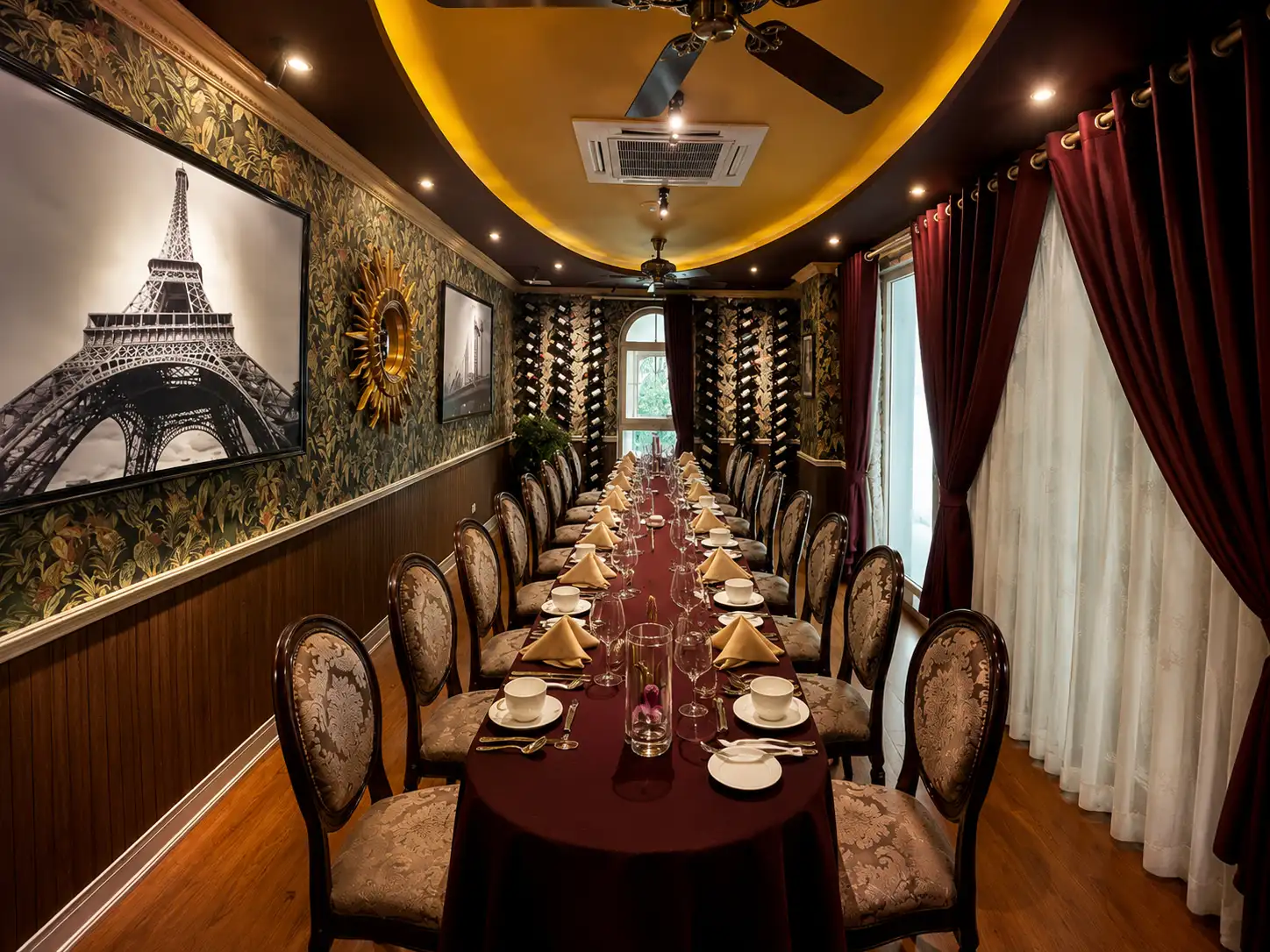 Phòng Riêng & Sự Kiện